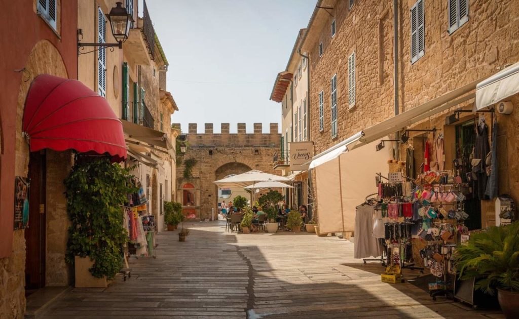 Altstadtgasse in Alcudia