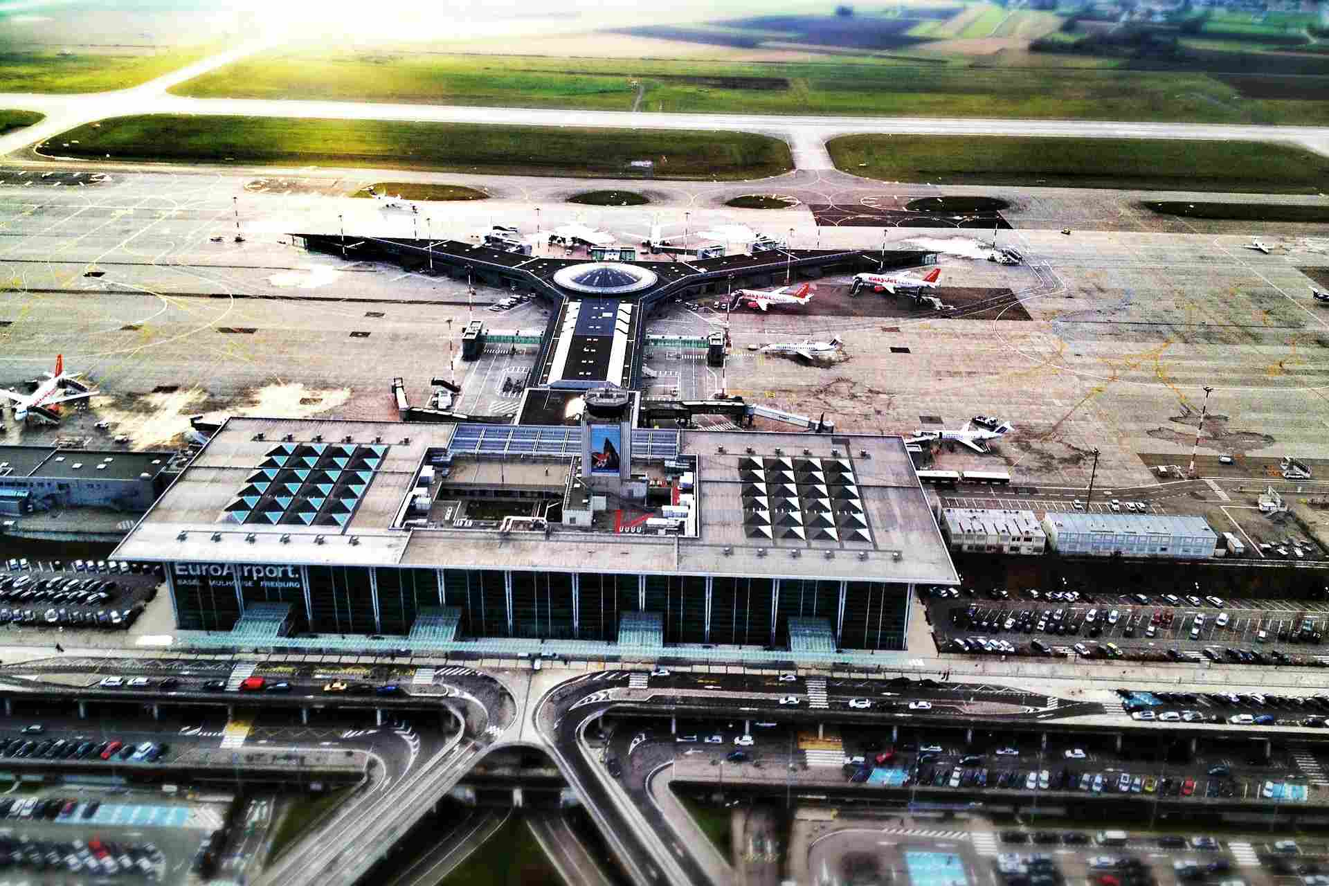 Flughafen Basel-Mühlhausen Terminal aus der Luft