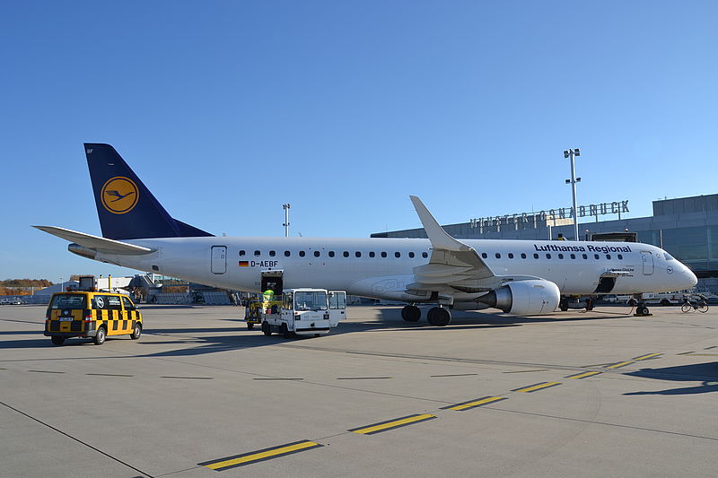 Flughafen Münster Lufthansa Flugzeug auf dem Vorfeld