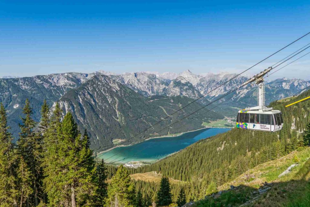 Rofan Seilbahn mit Ausblick auf den Achensee