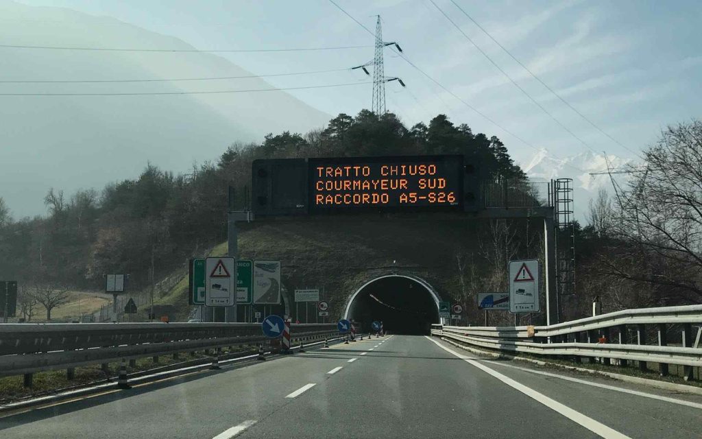 Tunnel Les Cretes Italien