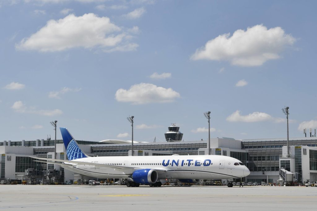 United Airlines Dreamliner am Flughafen München