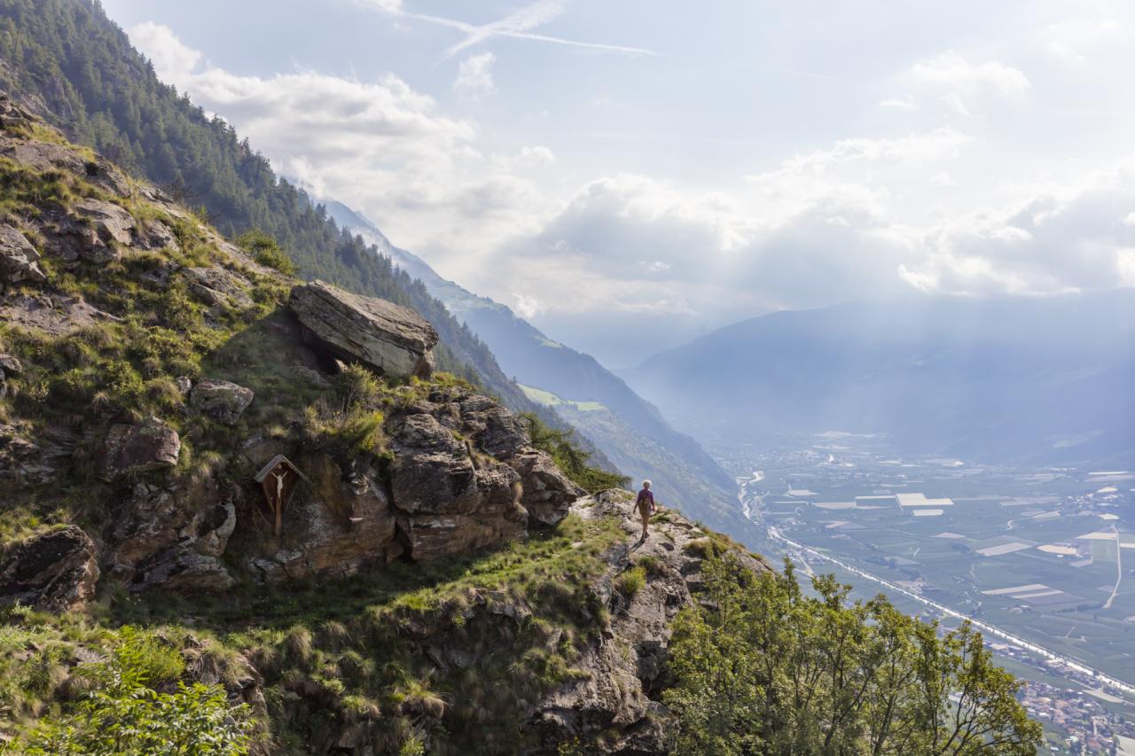 Wanderer auf dem Vinschgauer Höhenweg
