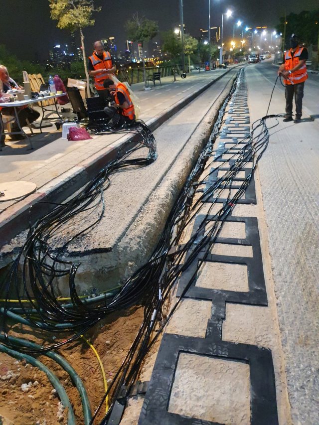 Bauarbeiten für Elektrostraßen für e-Busse in Tel Aviv