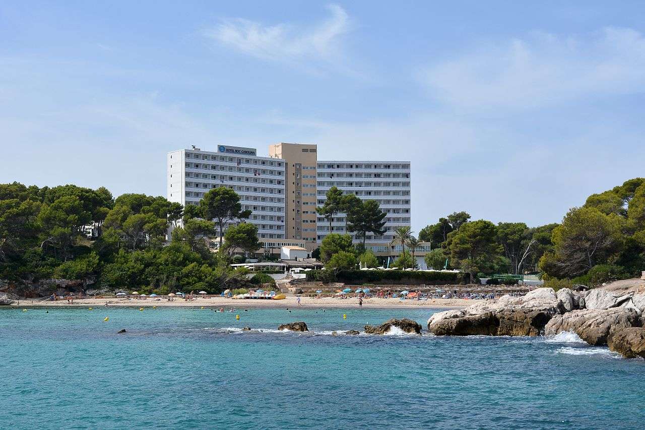 Bucht und Hotelanlage in Font de Sa Cala