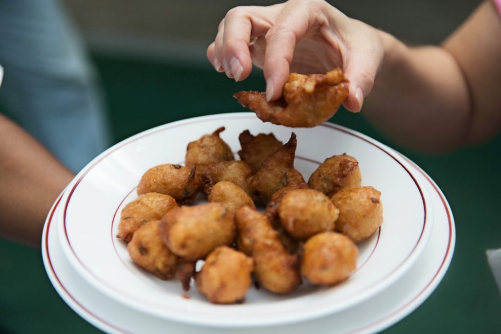 Frittierte Acra-Bällchen aus Martinique