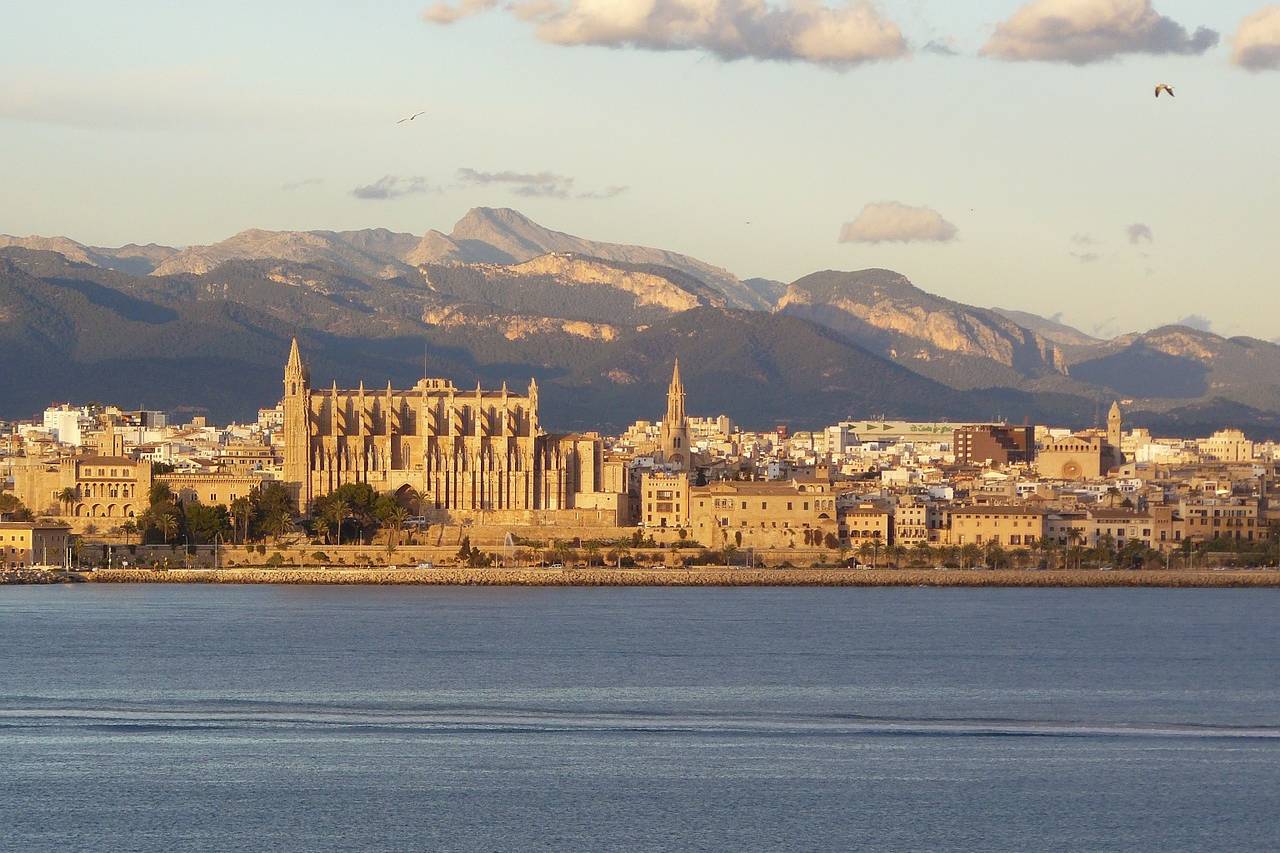 Palma de Mallorca von der Wasserseite