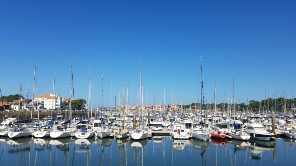 Boote im Hafen von Capbreton