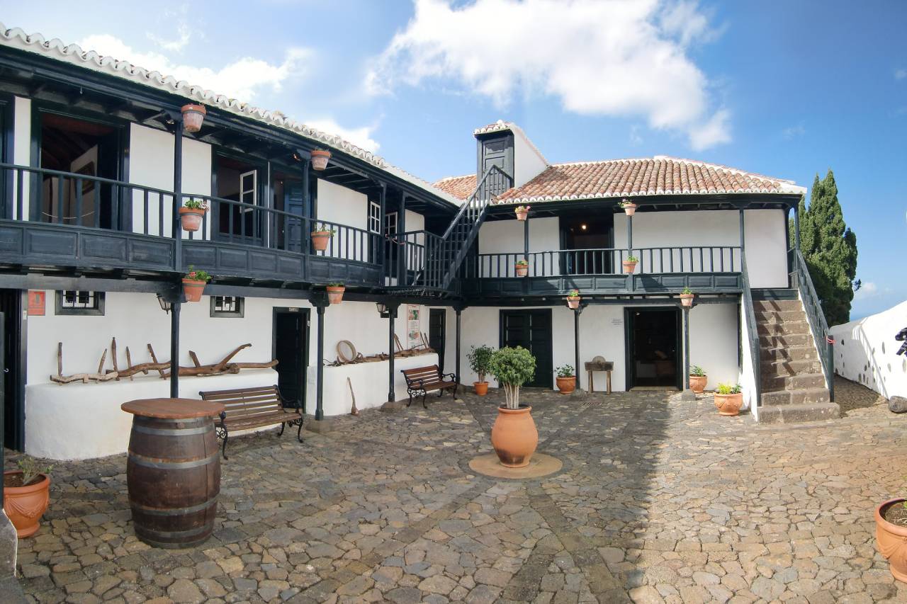 Casa Luján Museum Puntallana