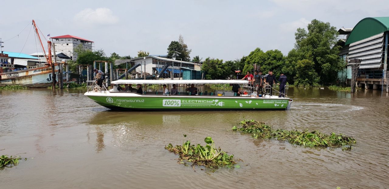 Elektrische Fähre Kanal Bangkok