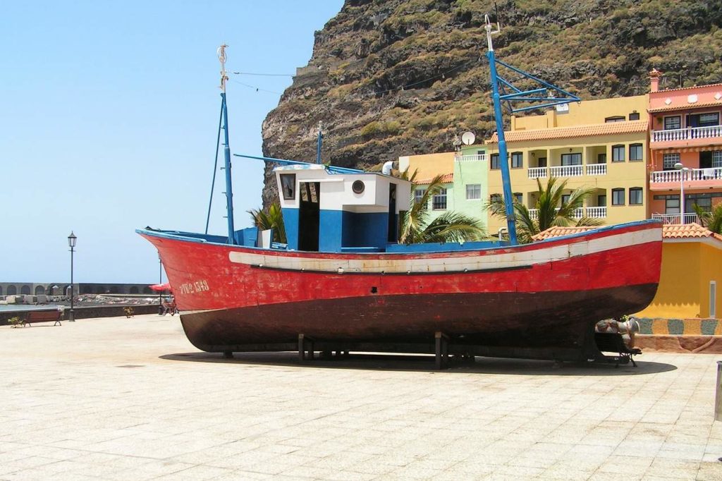 Fischerboot auf dem Trockenen in Tazacorte