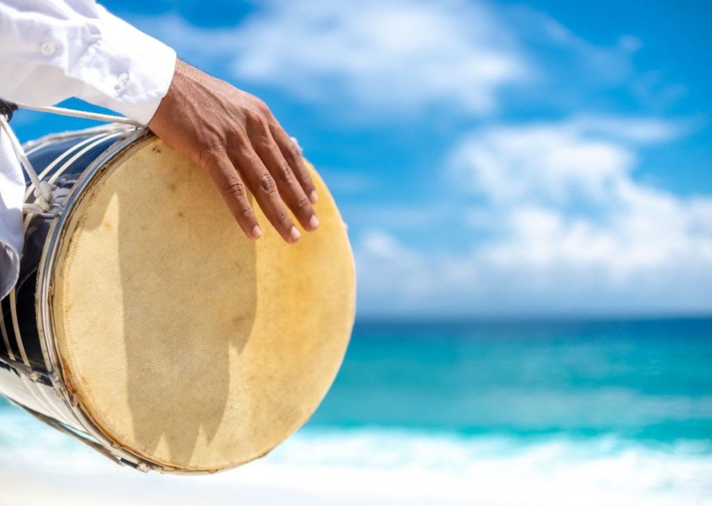 Traditionnelle Bodu Beru-Trommelmusik Malediven