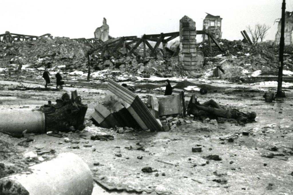 Warschau Schlossplatz im Jahr 1945