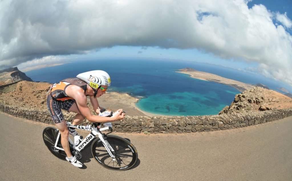 Rennradfahrer Lanzarote Meerblick