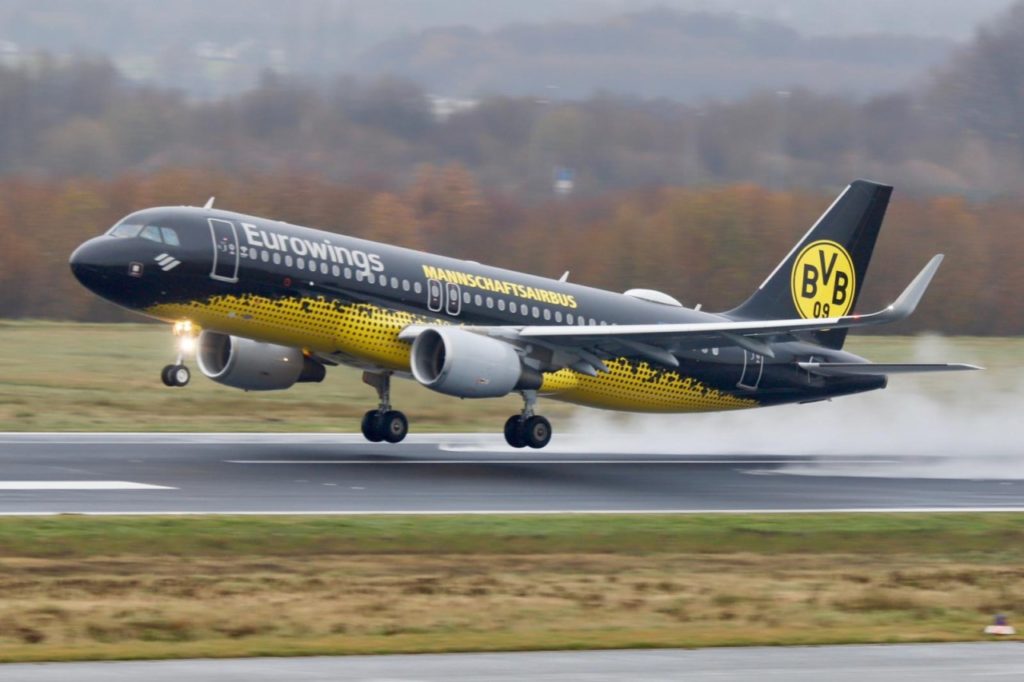 BVB Mannschafts-Airbus Flughafen Dortmund
