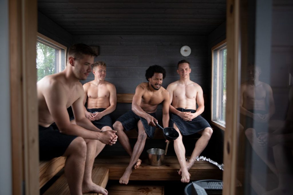 Saunagang im Saunaboot Tykkimäen Sauna
