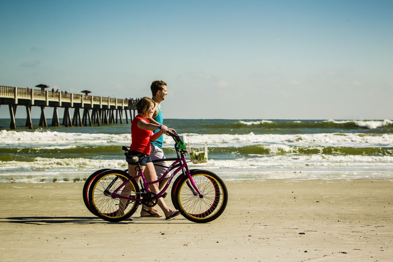 Fahrradfahrer Strand Jacksonville