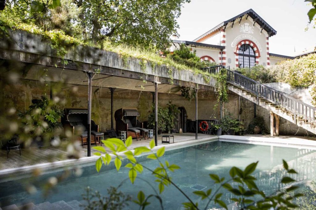Hotel Ville d'Hiver Garten und Pool