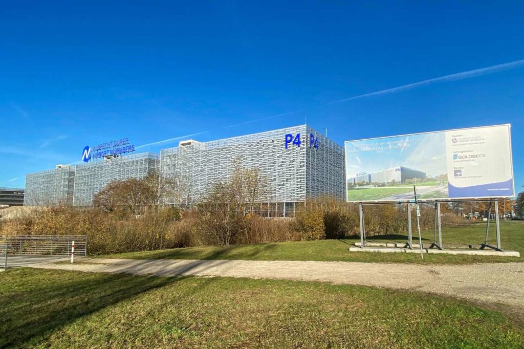 Parkhaus P4 Flughafen Nürnberg