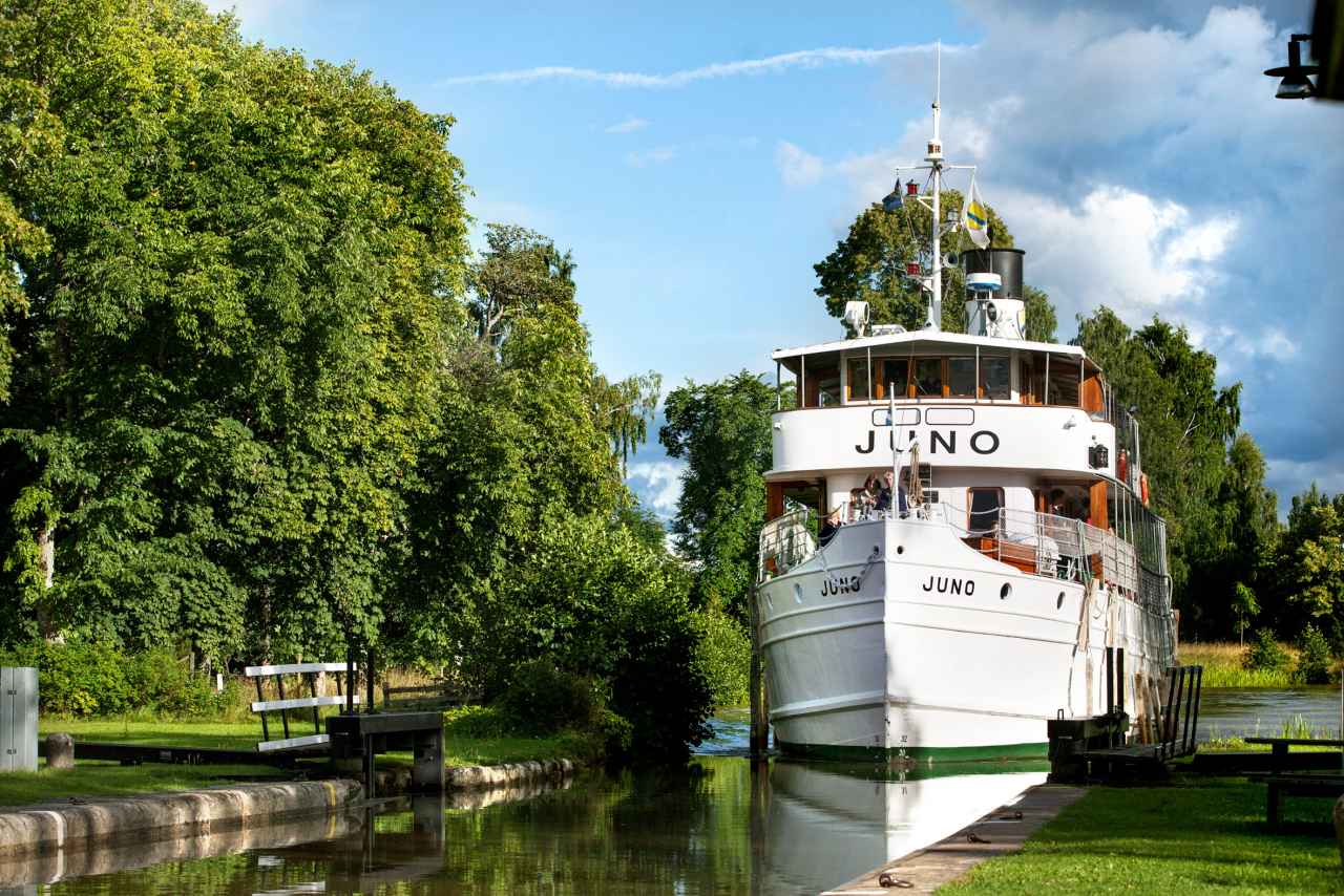 Schiff auf dem Götakanal zwischen Vänern und Vättern