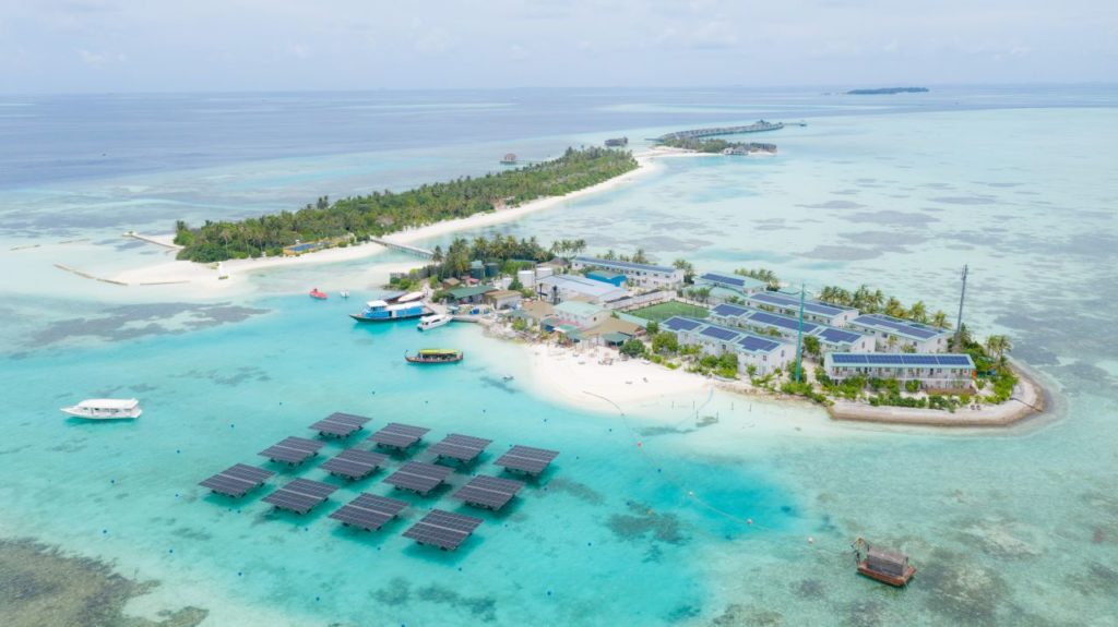 Schwimmende Solaranlage im OZEN LIFE MAADHOO