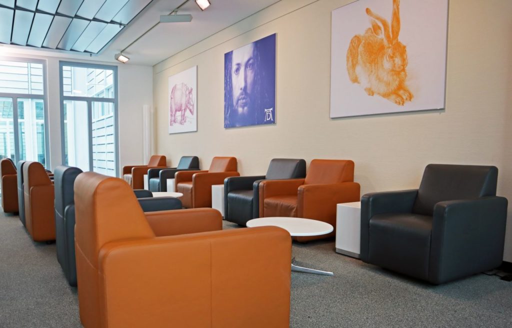 Sitzbereich Dürer Lounge Flughafen Nürnberg