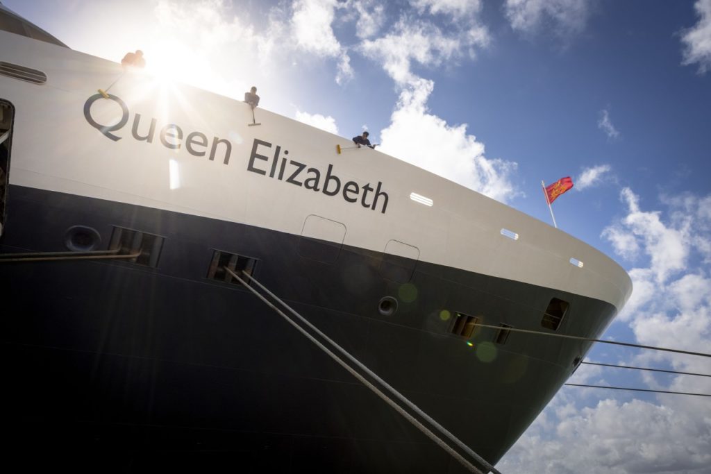 Strahlende Queen Elizabeth Neustart