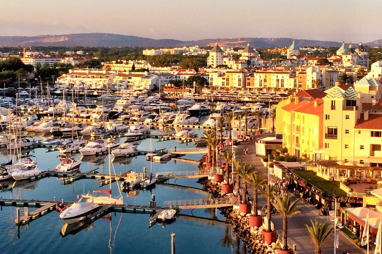 Vilamoura Yachthafen Promenade