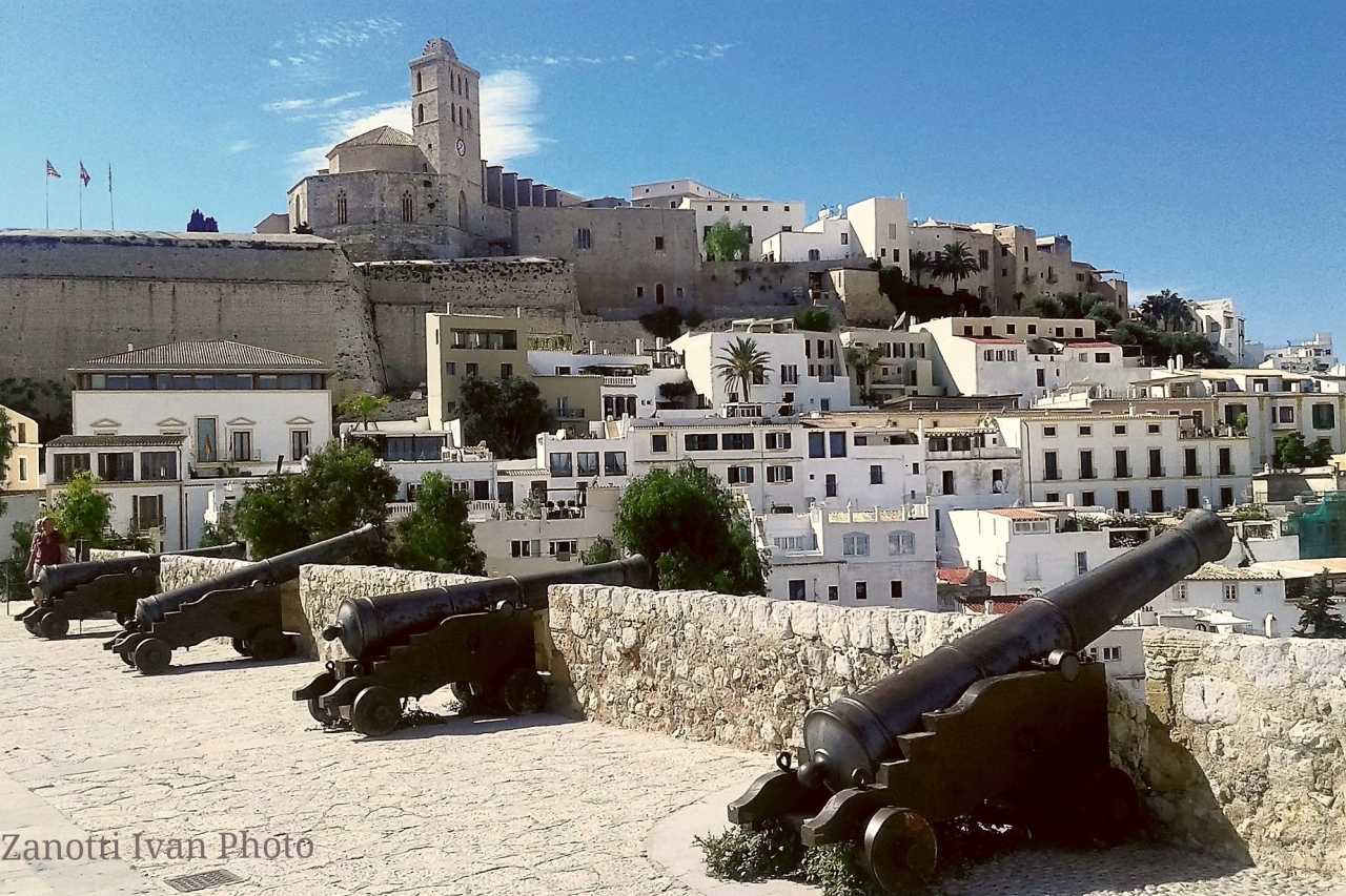 Kanonen Altstadt Eivissa