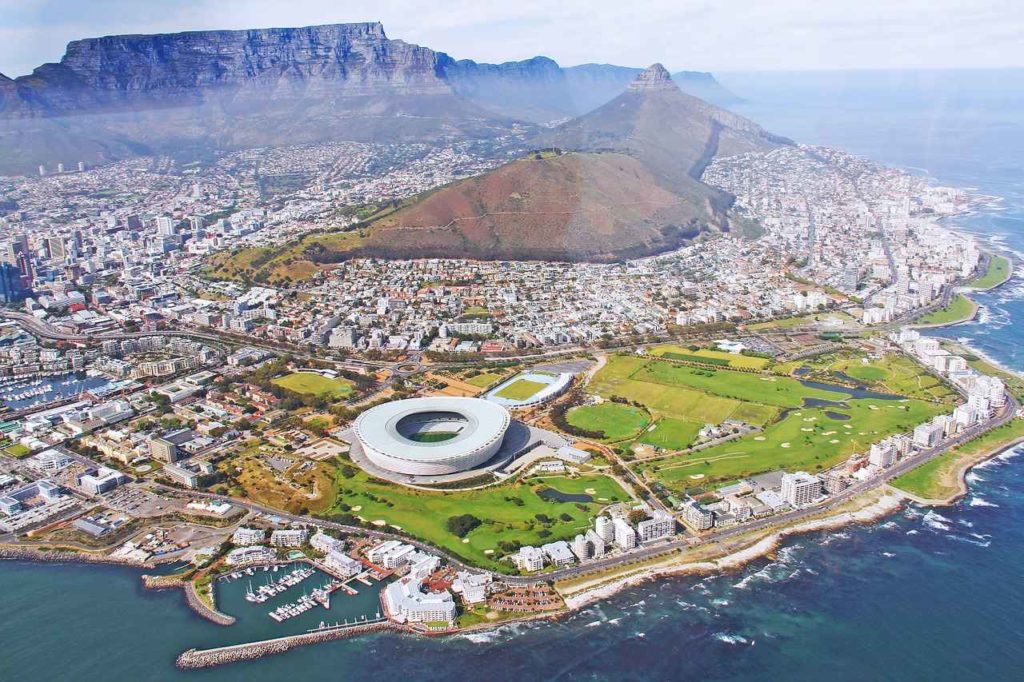 Kapstadt mit Stadion und Tafelberg