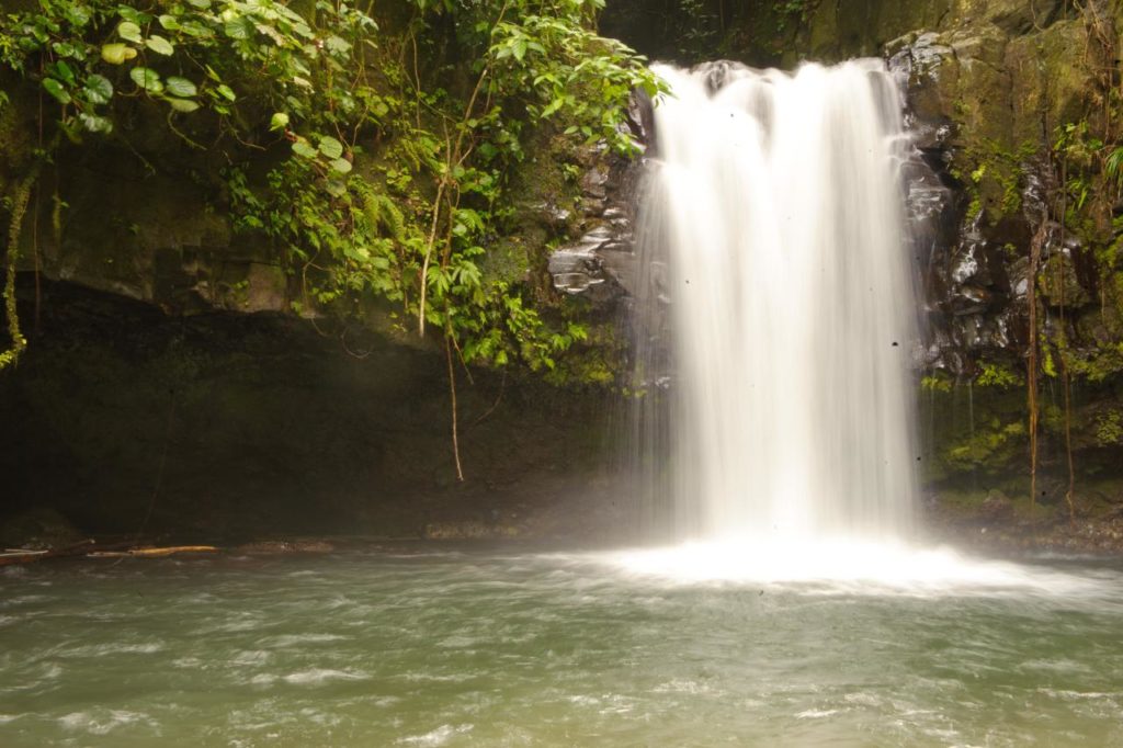 Wasserfall auf der RoCa Bombaím