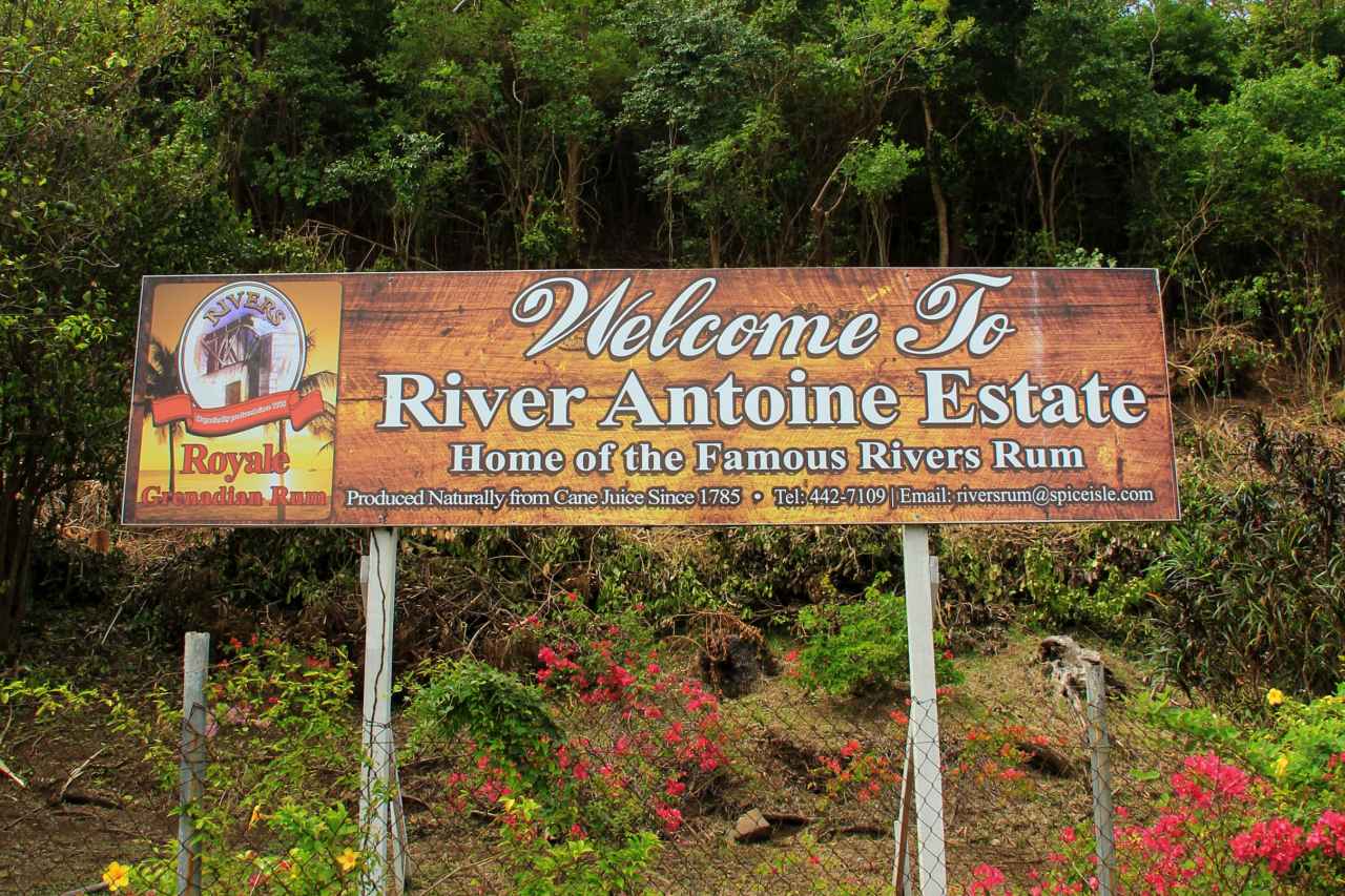 Firmenschild River Antoine Distellery Grenada