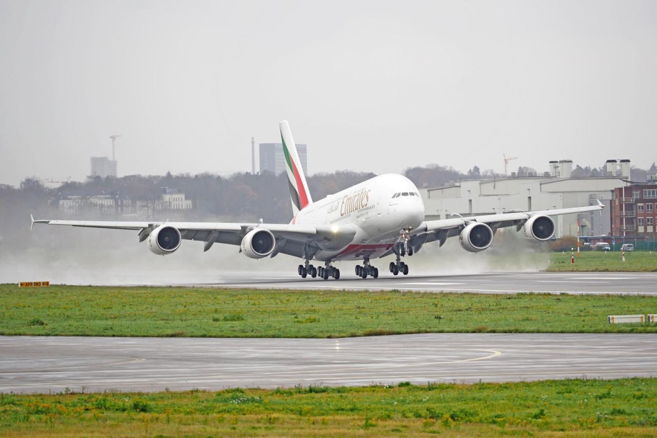 Letzter Emirates Airbus A380 Abflug Finkenwerder