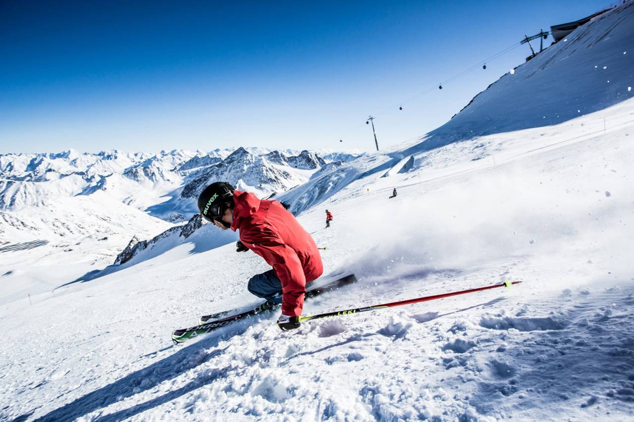 Skifahrer am Pitztaler Gletscher