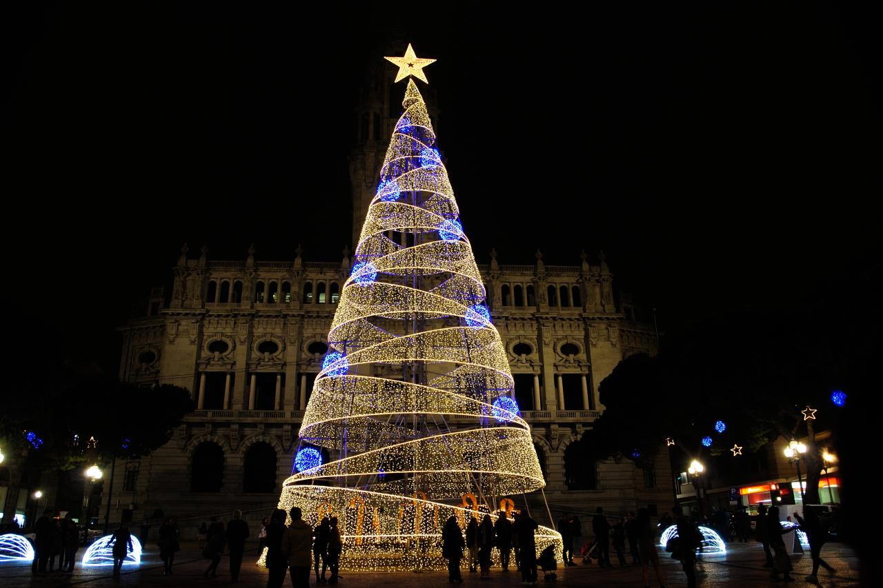 Weihnachtsbaum Lissabon Terreiro do Paço