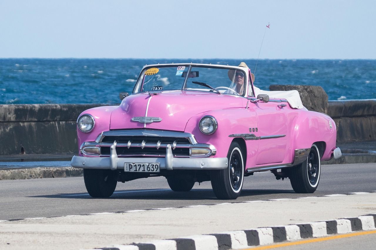 Kubanischer Oldtimer Küstenpromenade