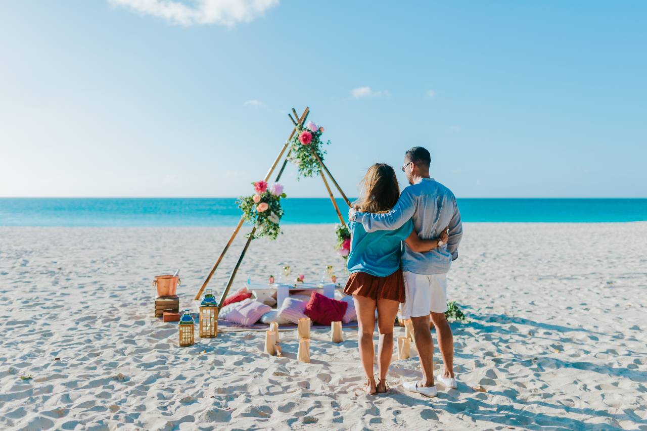 Romantisches Picknick am Eagle Beach auf Aruba