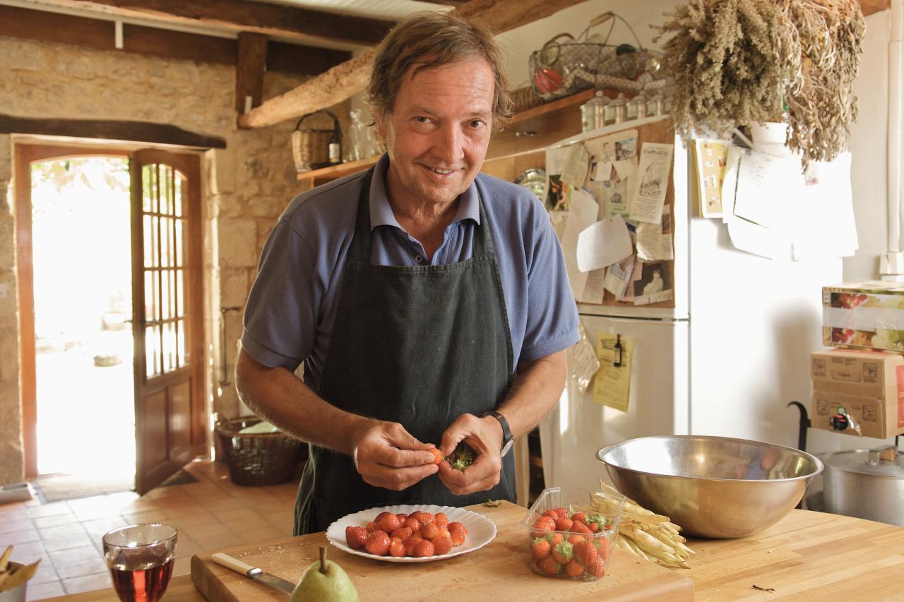 Autor Martin Walker in seiner Küche
