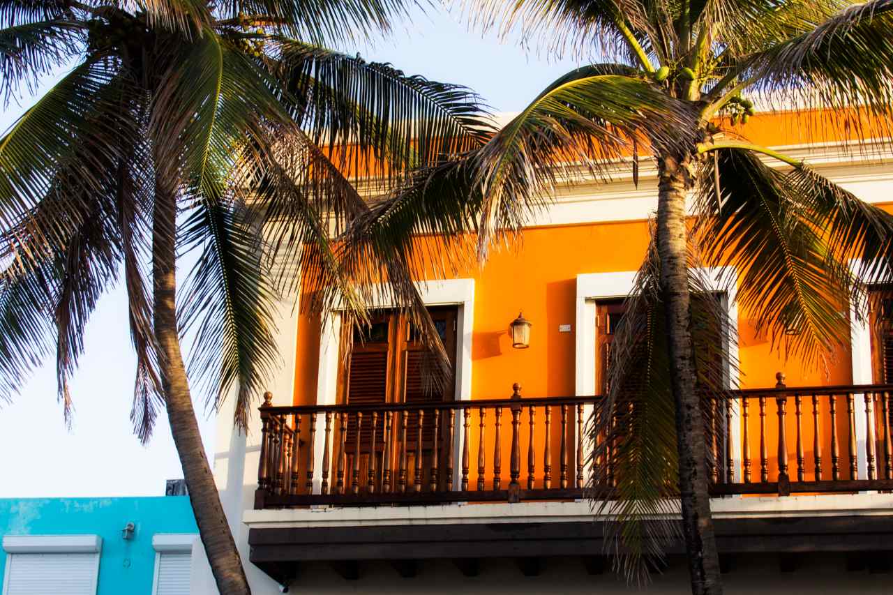 Orange Hausfassade in San Juan