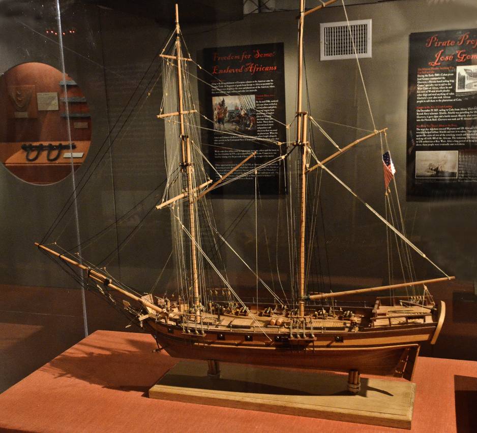 Modell eines Piratenschiffs im Mel Fisher Museum