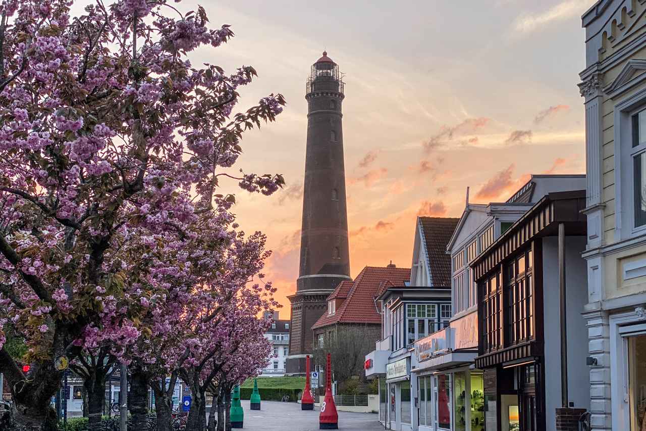 Borkum Innenstadt und neuer Leuchtturm