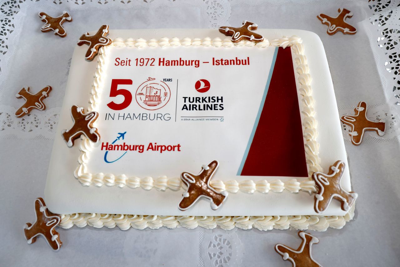 Hamburg Airport 50 Jahre Turkish Airlines Torte