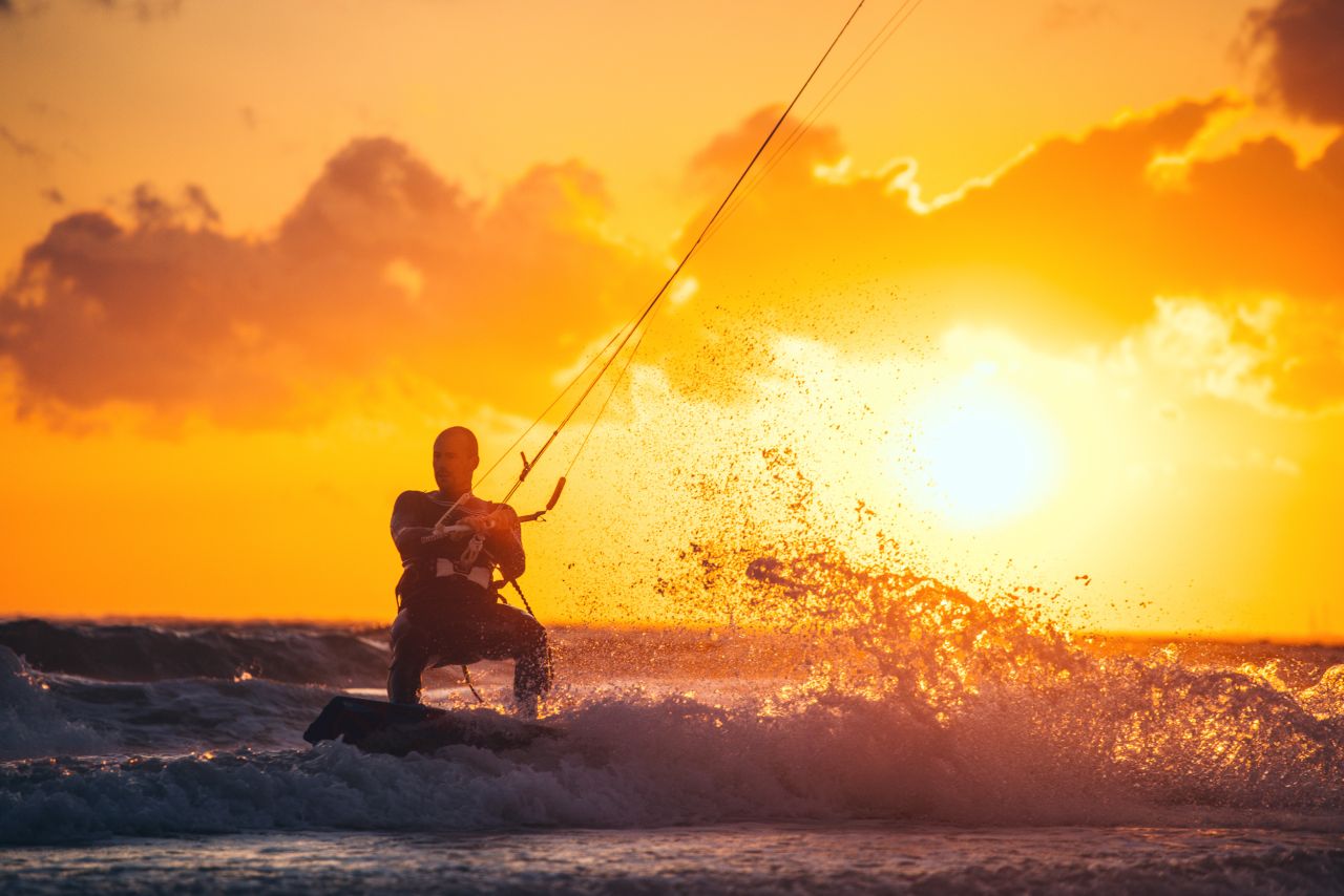 Kitesurfer Sonnenuntergang Borkum