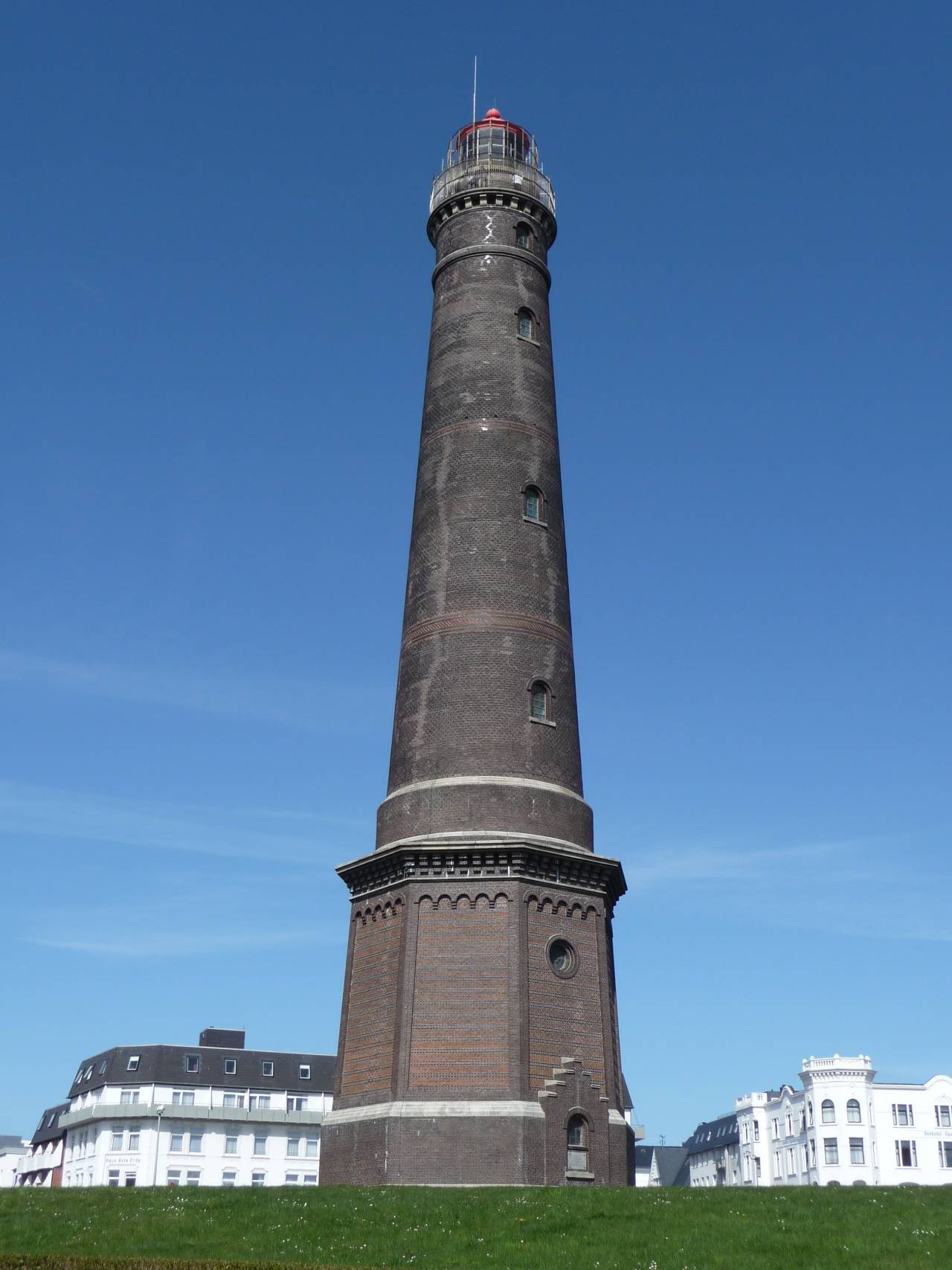 Neuer Leuchtturm auf Borkum - großer Leuchtturm