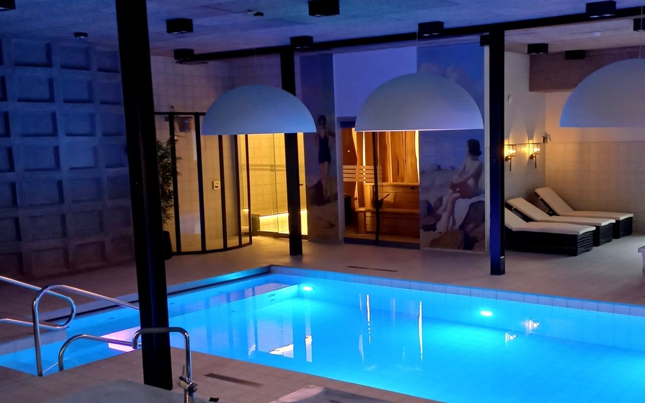 Indoor-Pool Spa Hotell 1622