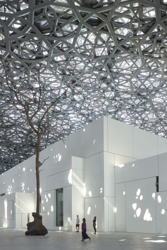 Louvre Abu Dhabi Dachkuppel von Innen