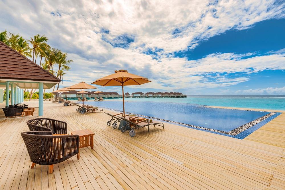 Sun Siyam Olhuveli Maldives Pool mit Meerblick