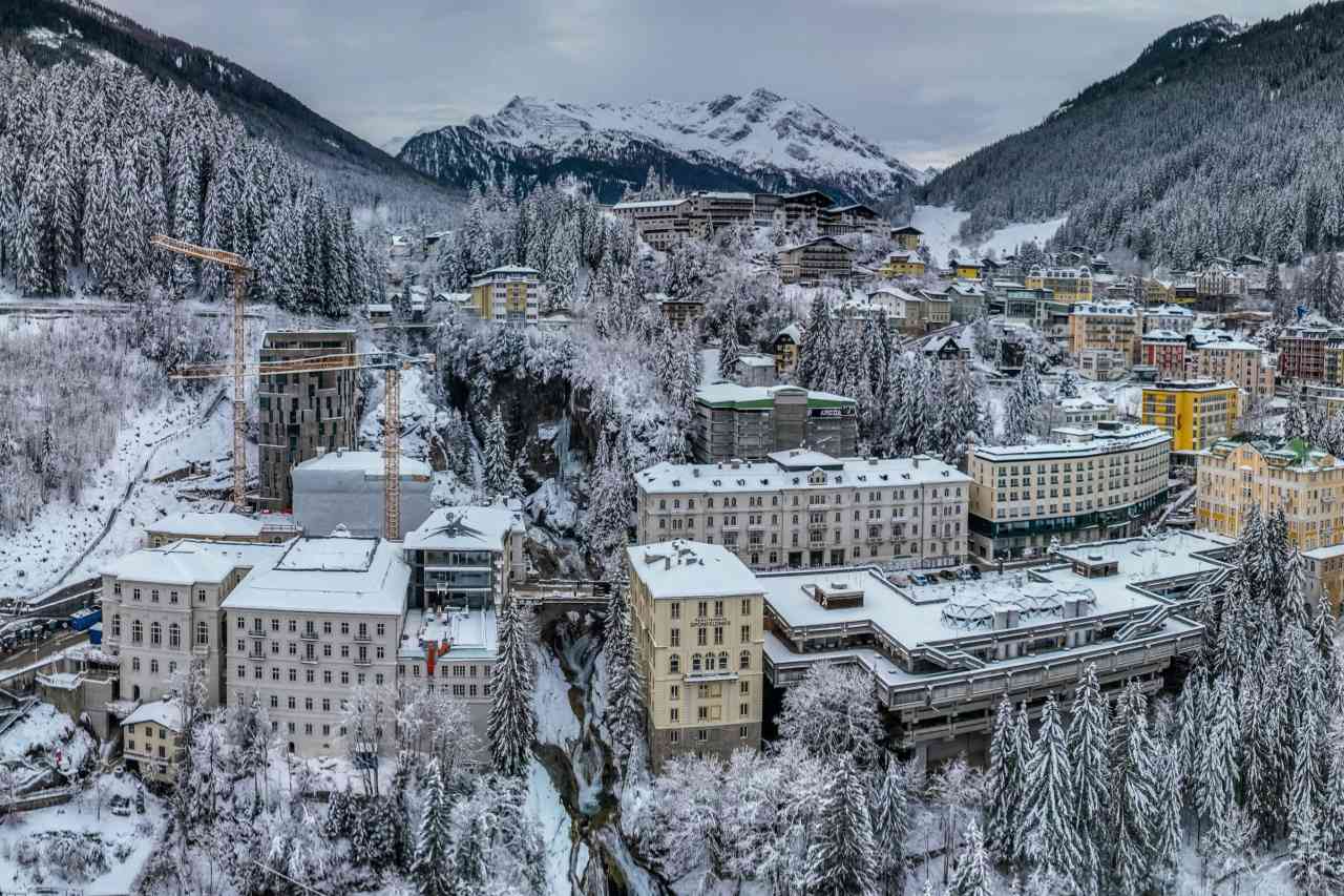 Bad Gastein Straubingerplatz Winter Kräne