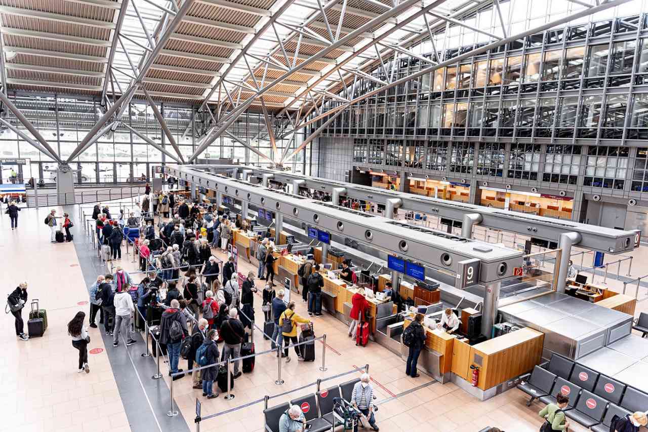 Flughafen Hamburg Passagierzahlen 2022