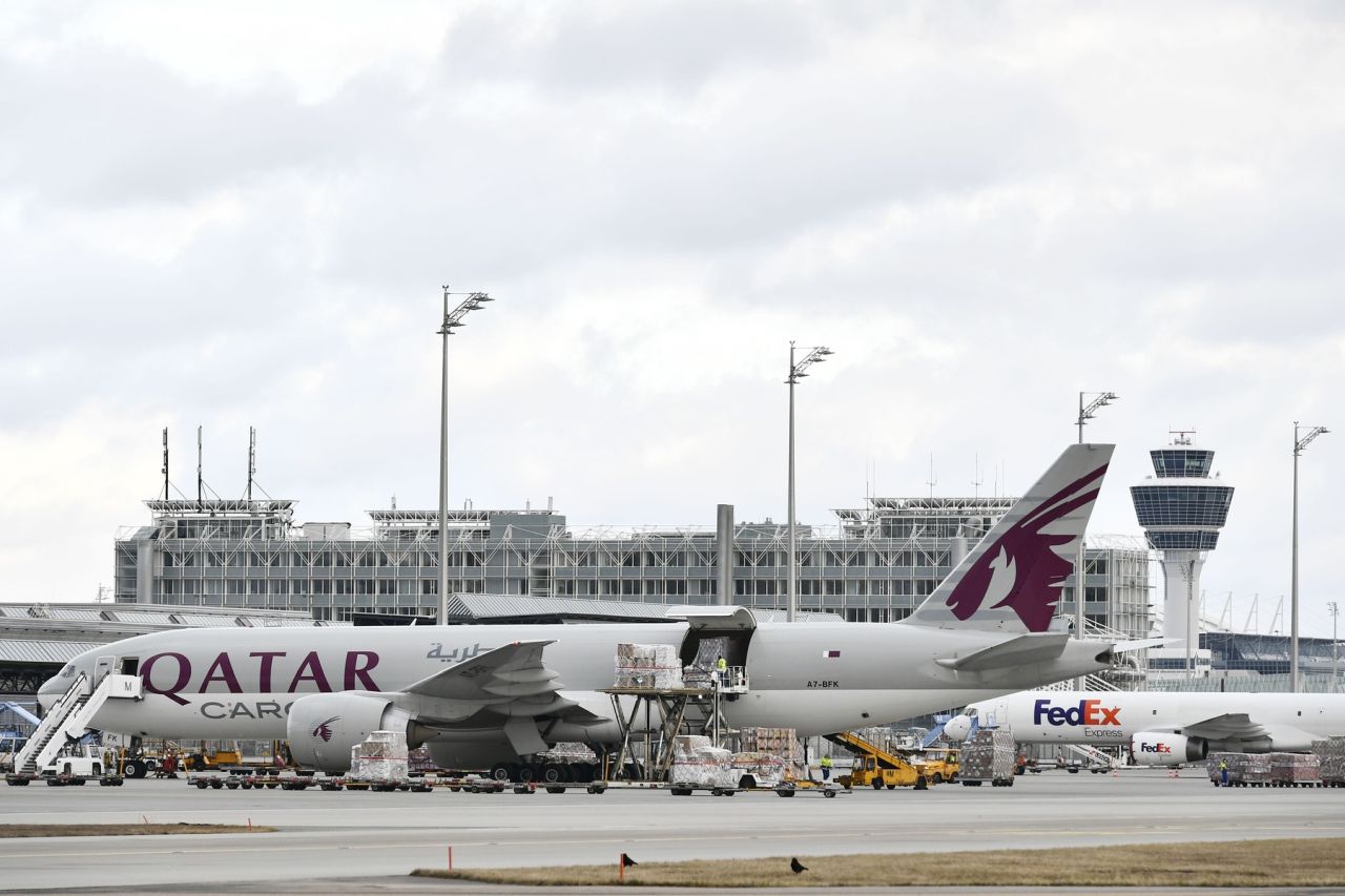 Qatar Airways Frachtflugzeug Flughafen München